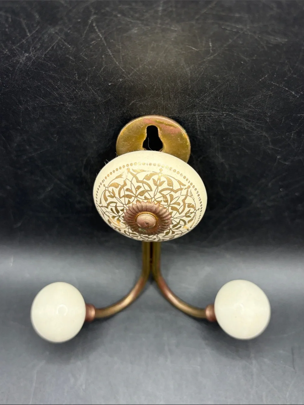 Gilt Filigree Motif Ceramic & Brass Toned Metal Double Wall Hook Home Decor